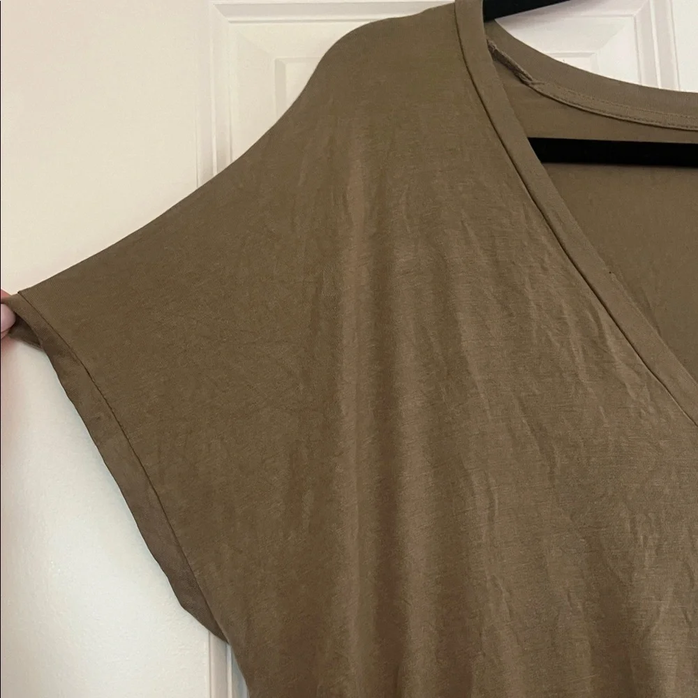 Forever 21 V-Neck Short Sleeve Tee - Picture 3 of 5